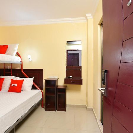 Super Oyo 90562 J Hotel Pj Petaling Jaya Eksteriør bilde