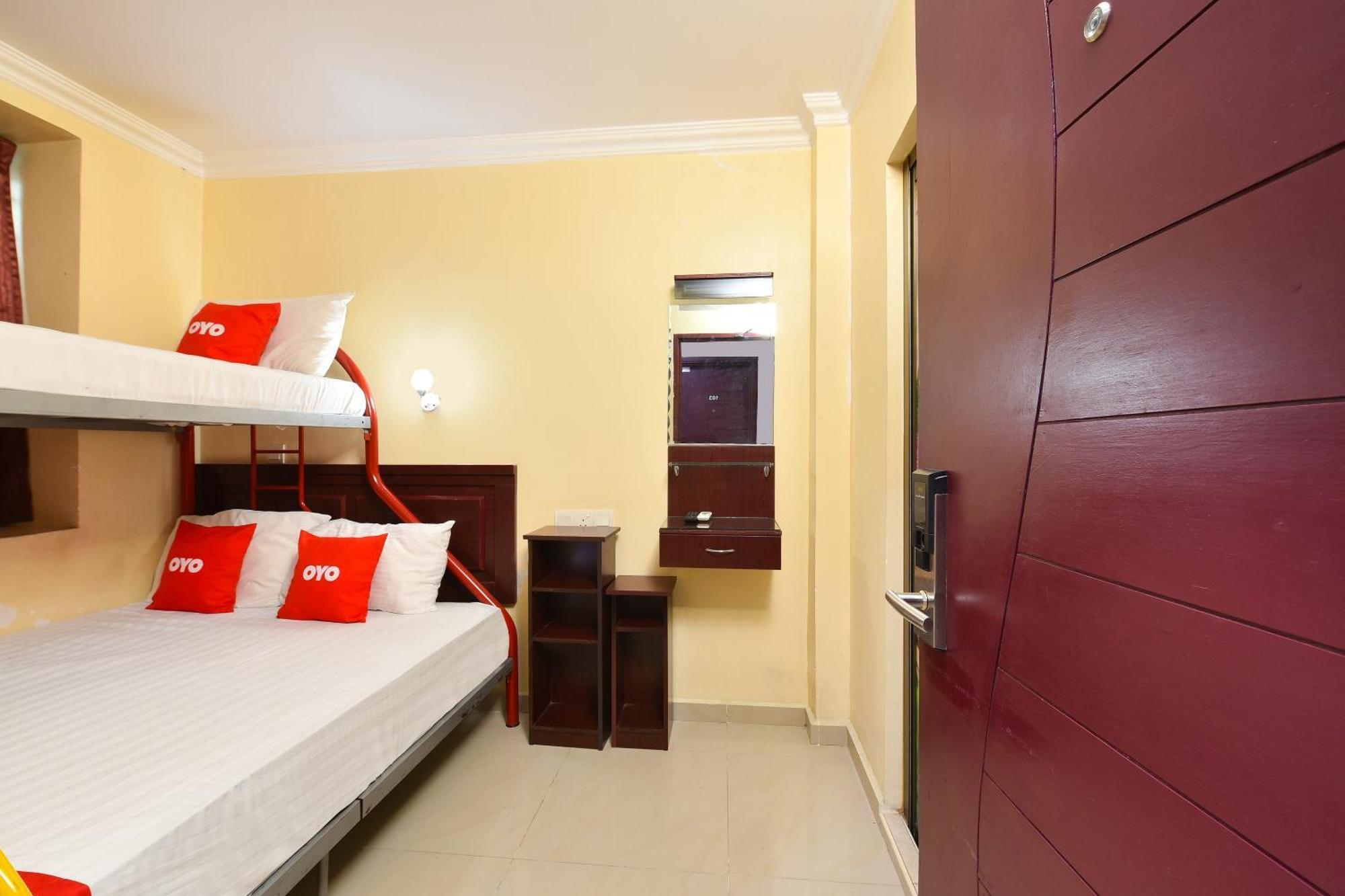 Super Oyo 90562 J Hotel Pj Petaling Jaya Eksteriør bilde