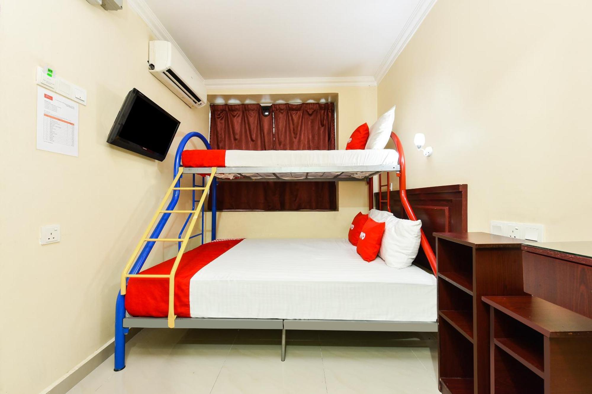 Super Oyo 90562 J Hotel Pj Petaling Jaya Eksteriør bilde
