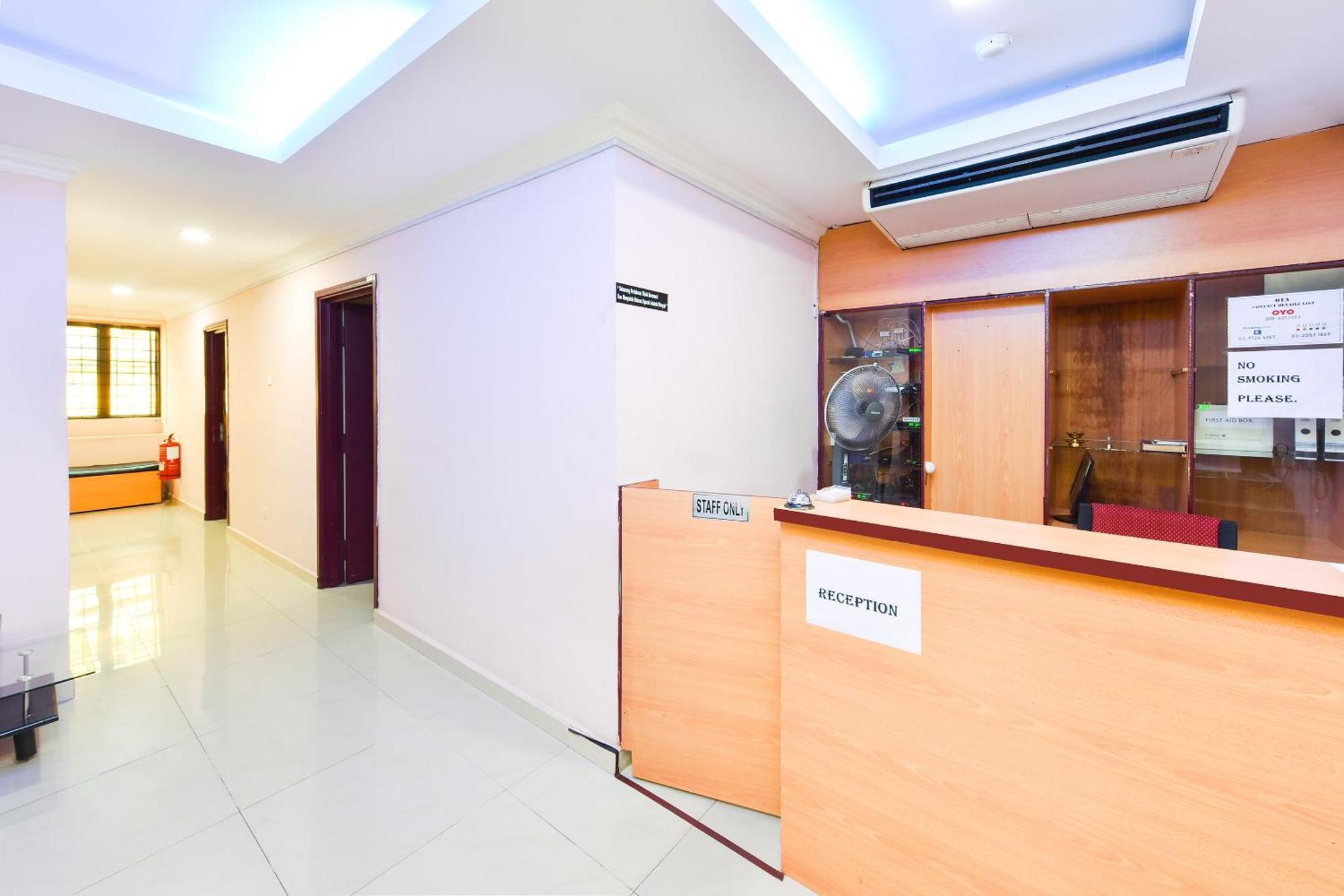 Super Oyo 90562 J Hotel Pj Petaling Jaya Eksteriør bilde