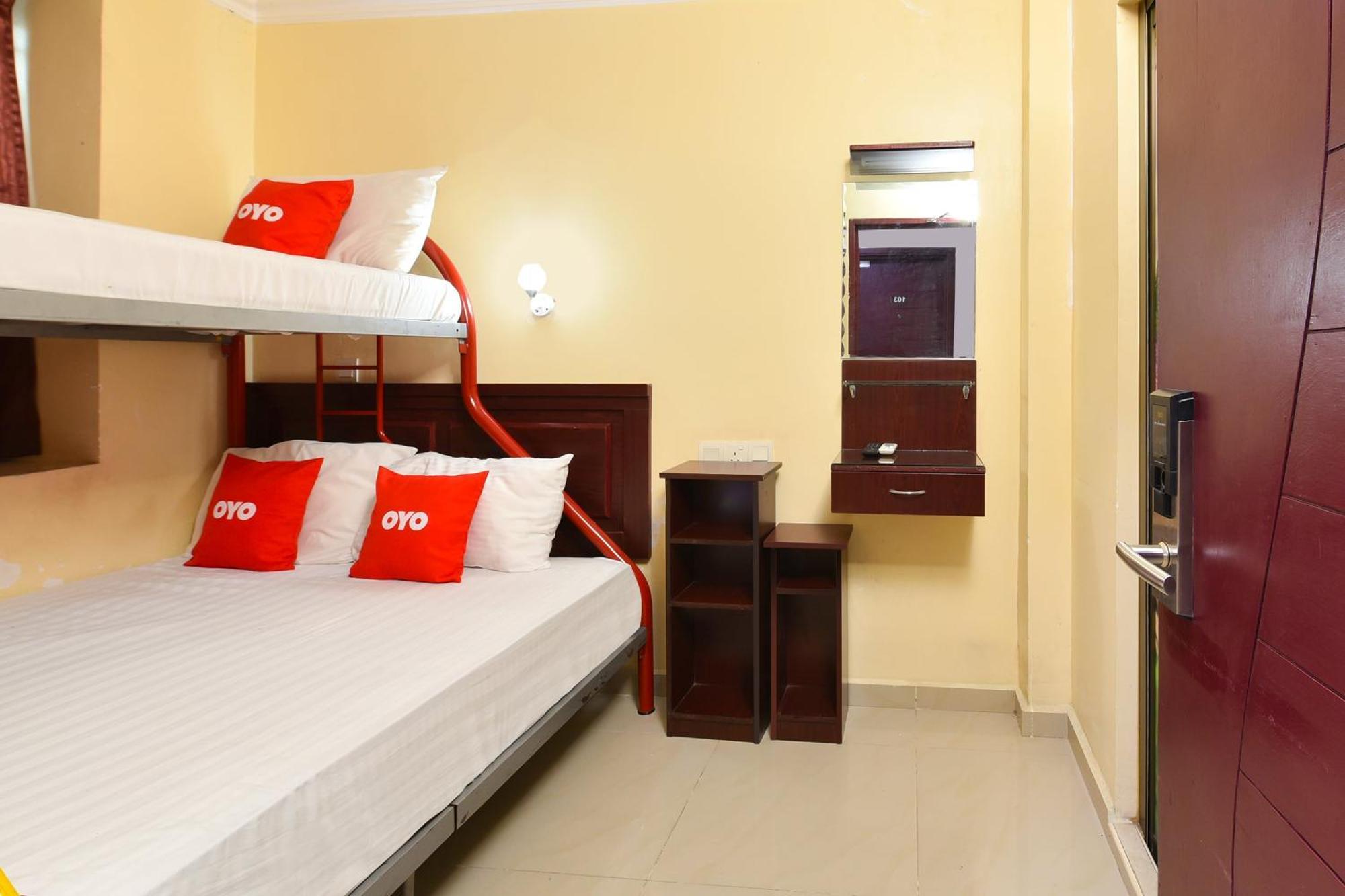 Super Oyo 90562 J Hotel Pj Petaling Jaya Eksteriør bilde