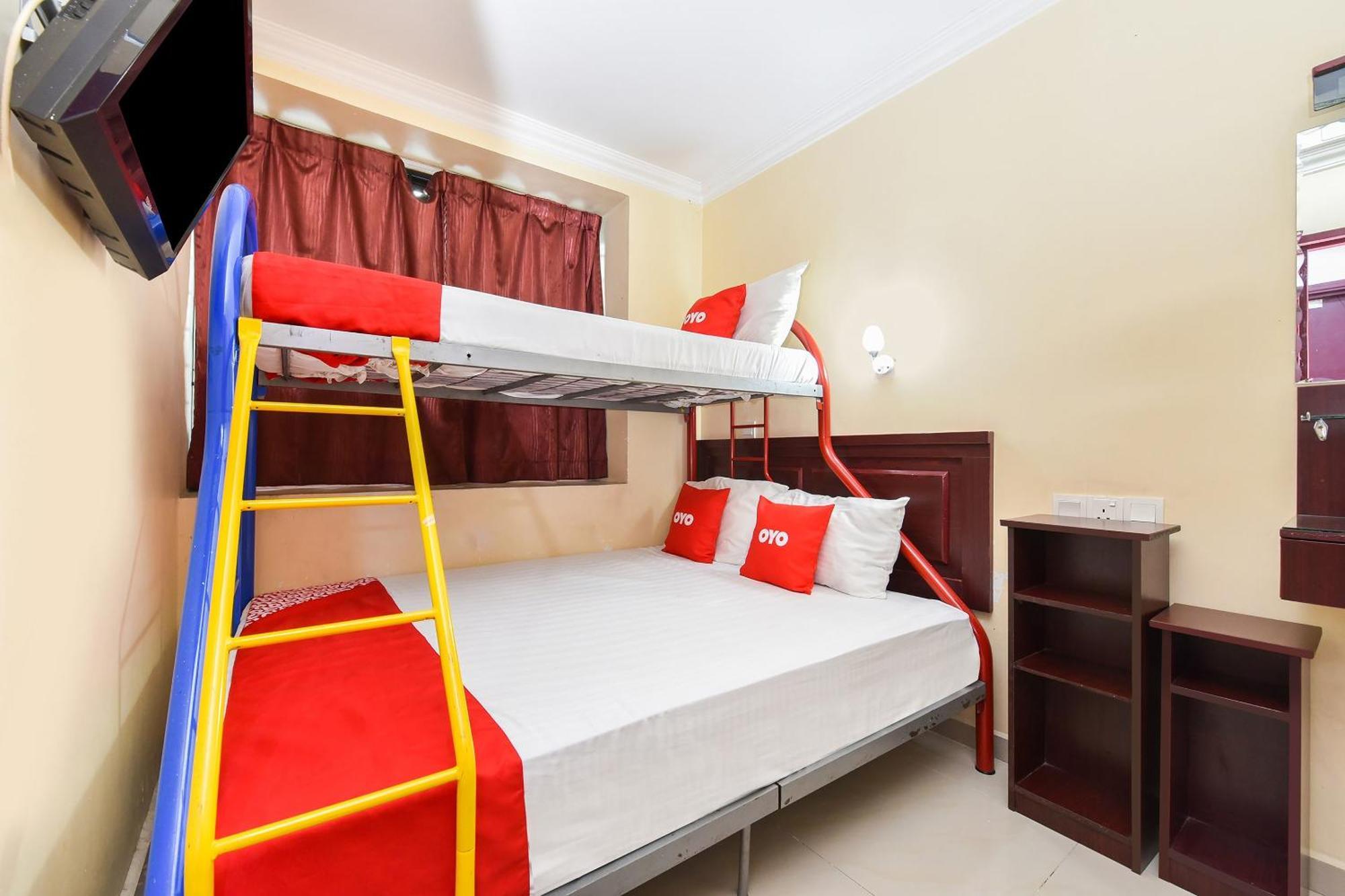 Super Oyo 90562 J Hotel Pj Petaling Jaya Eksteriør bilde