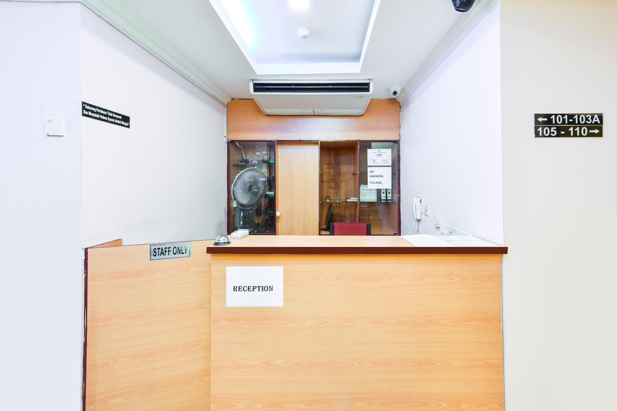 Super Oyo 90562 J Hotel Pj Petaling Jaya Eksteriør bilde