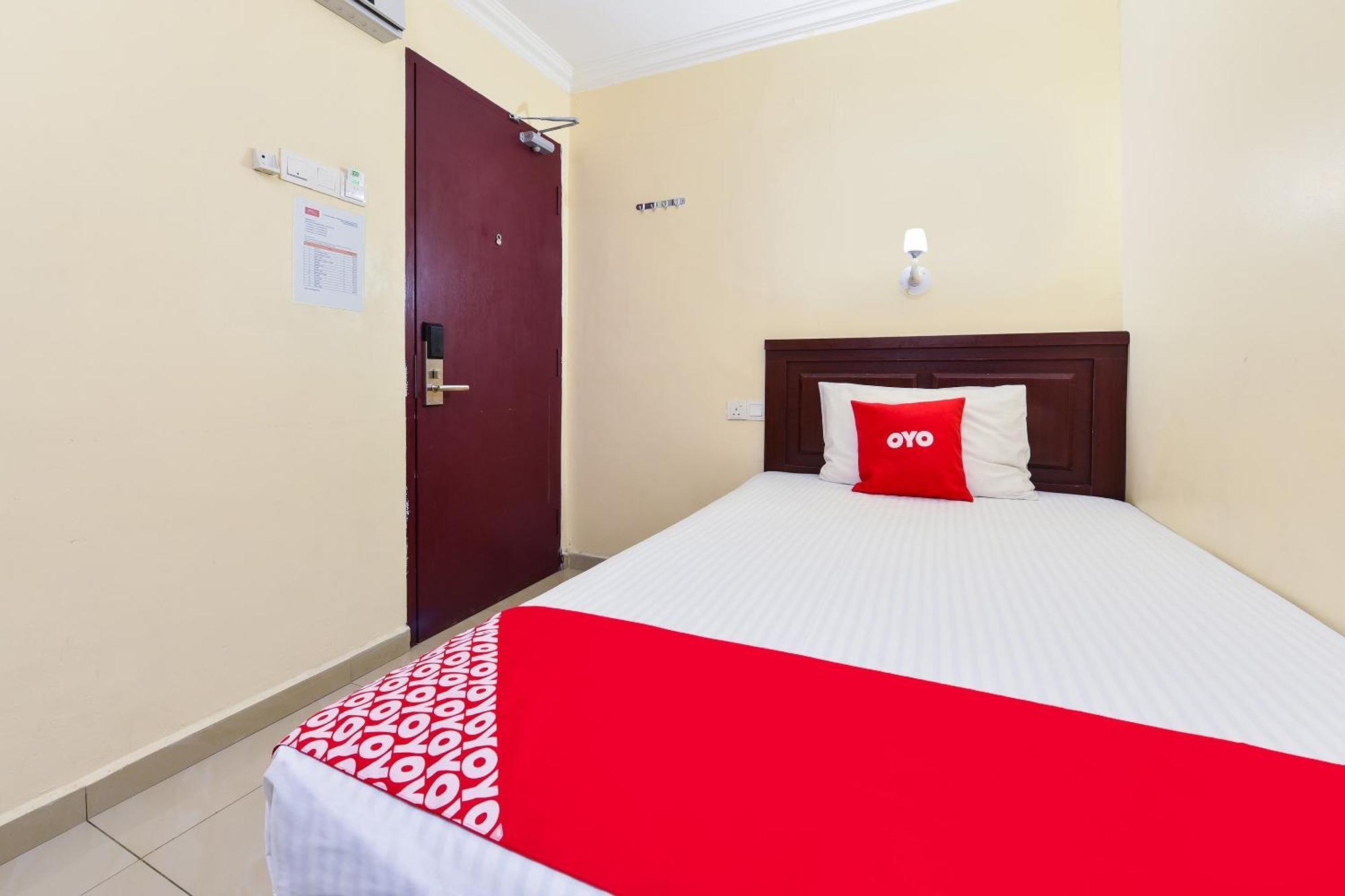 Super Oyo 90562 J Hotel Pj Petaling Jaya Eksteriør bilde