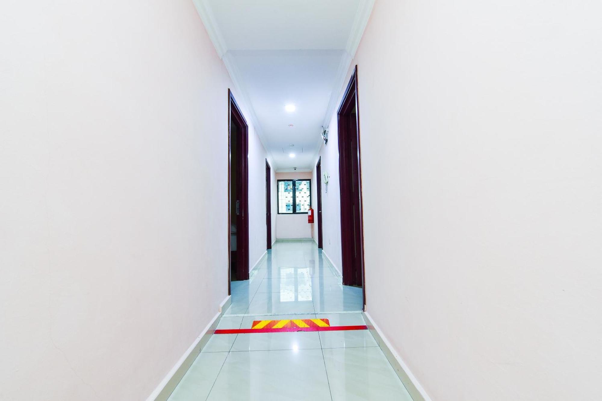 Super Oyo 90562 J Hotel Pj Petaling Jaya Eksteriør bilde